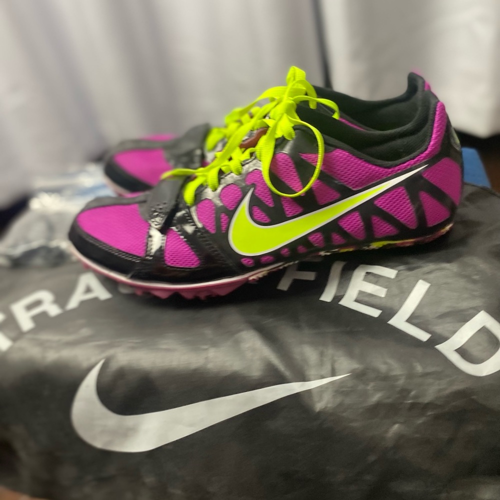 NIKE track & field shoes.